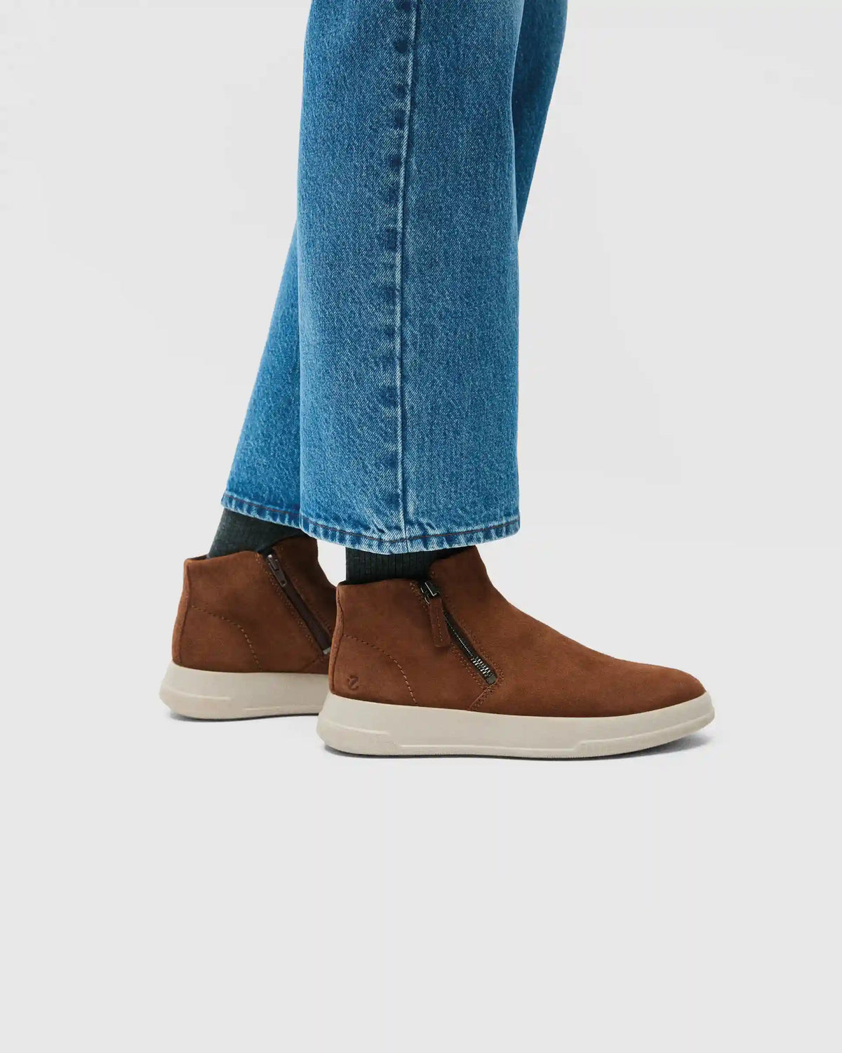 ECCO Move W Zip Bootie